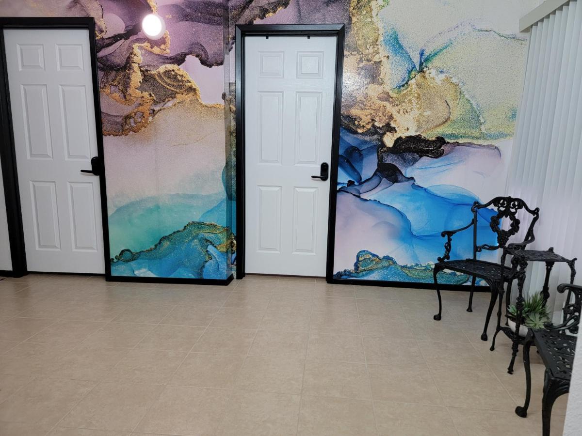 Orangewood & 51Ave Homestay - Not A Hotel Glendale Extérieur photo